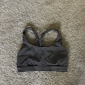 Lululemon size 2 sports bra